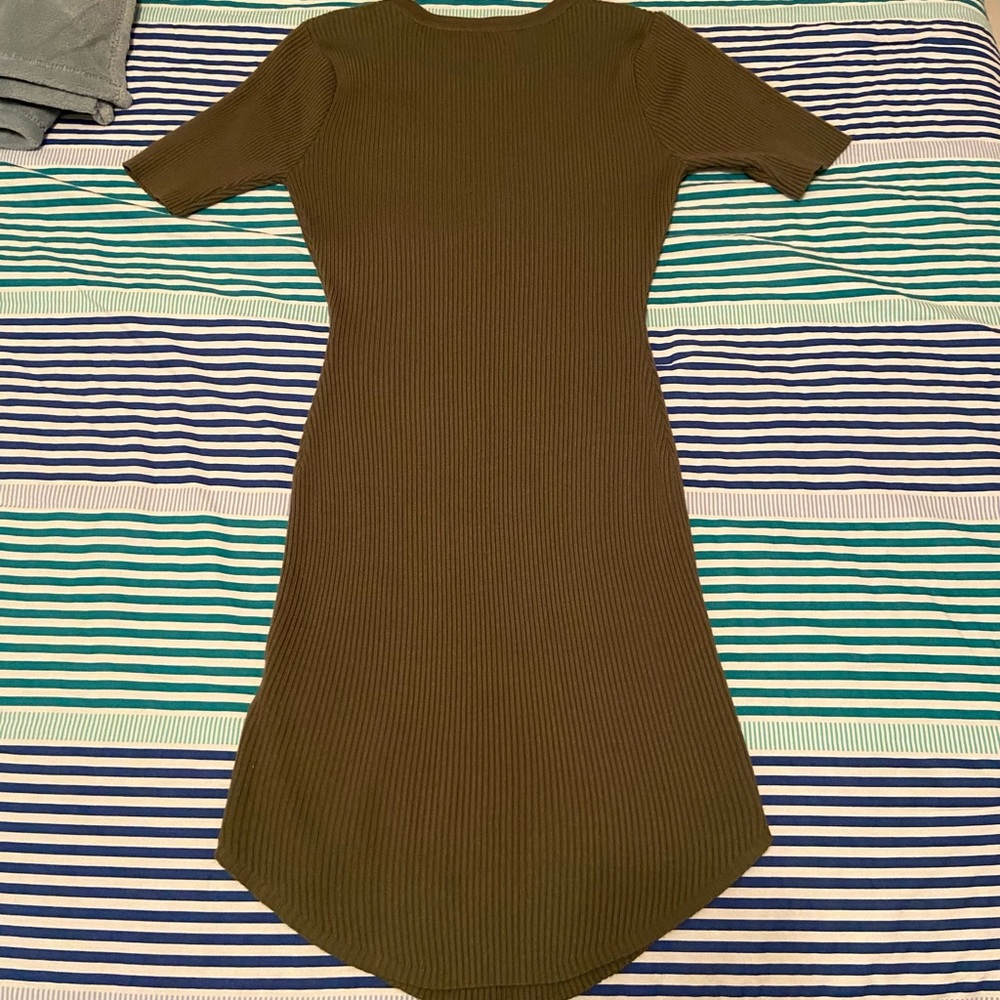 Green comfy sliming dress